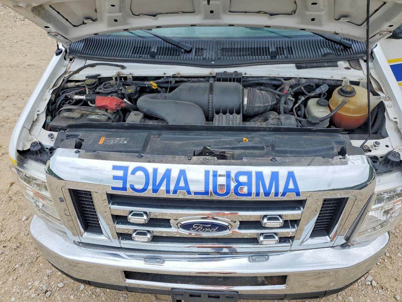 Ford Econoline E350 Super Duty Cutaway Van
