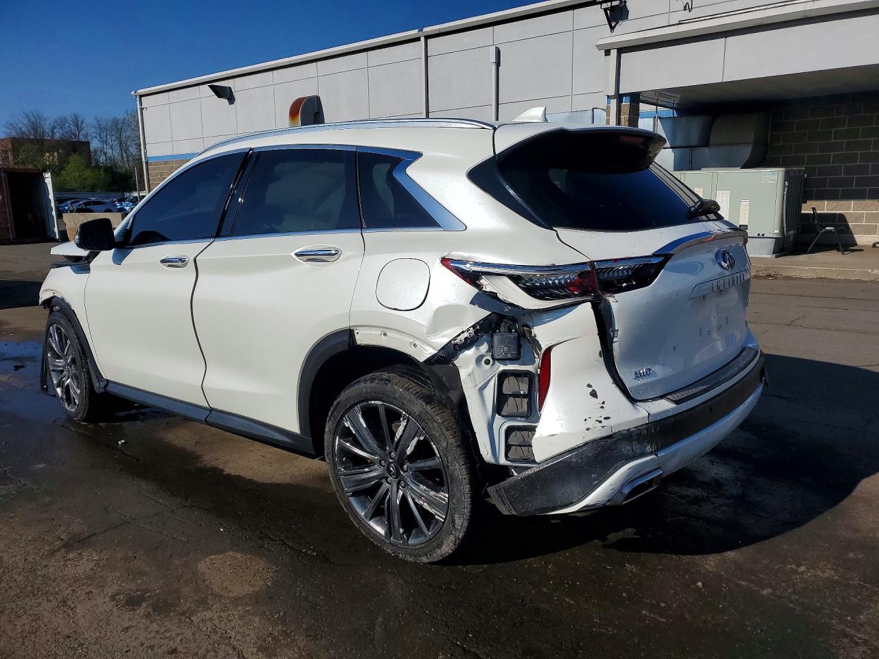 INFINITI Qx Essential