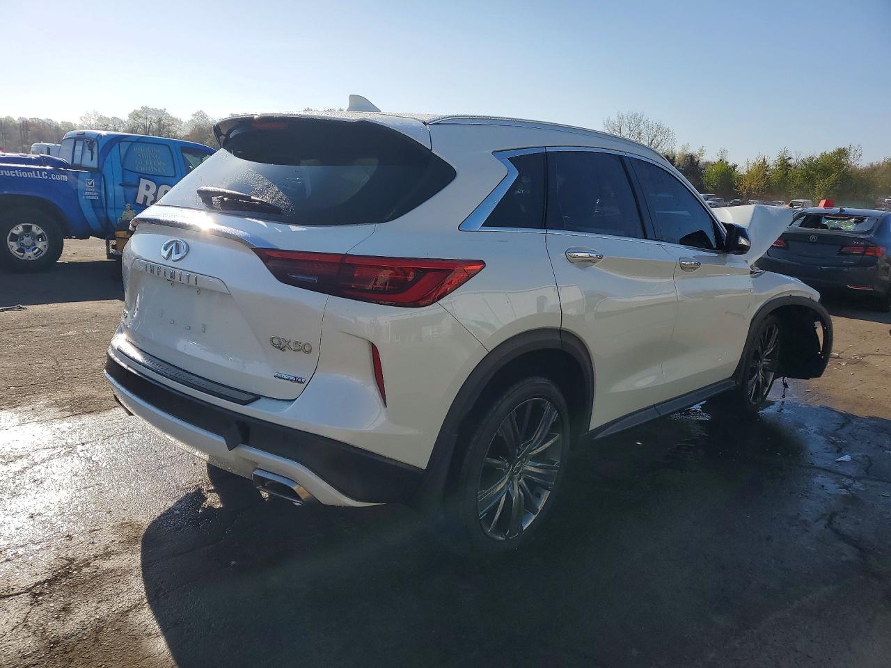 INFINITI Qx Essential