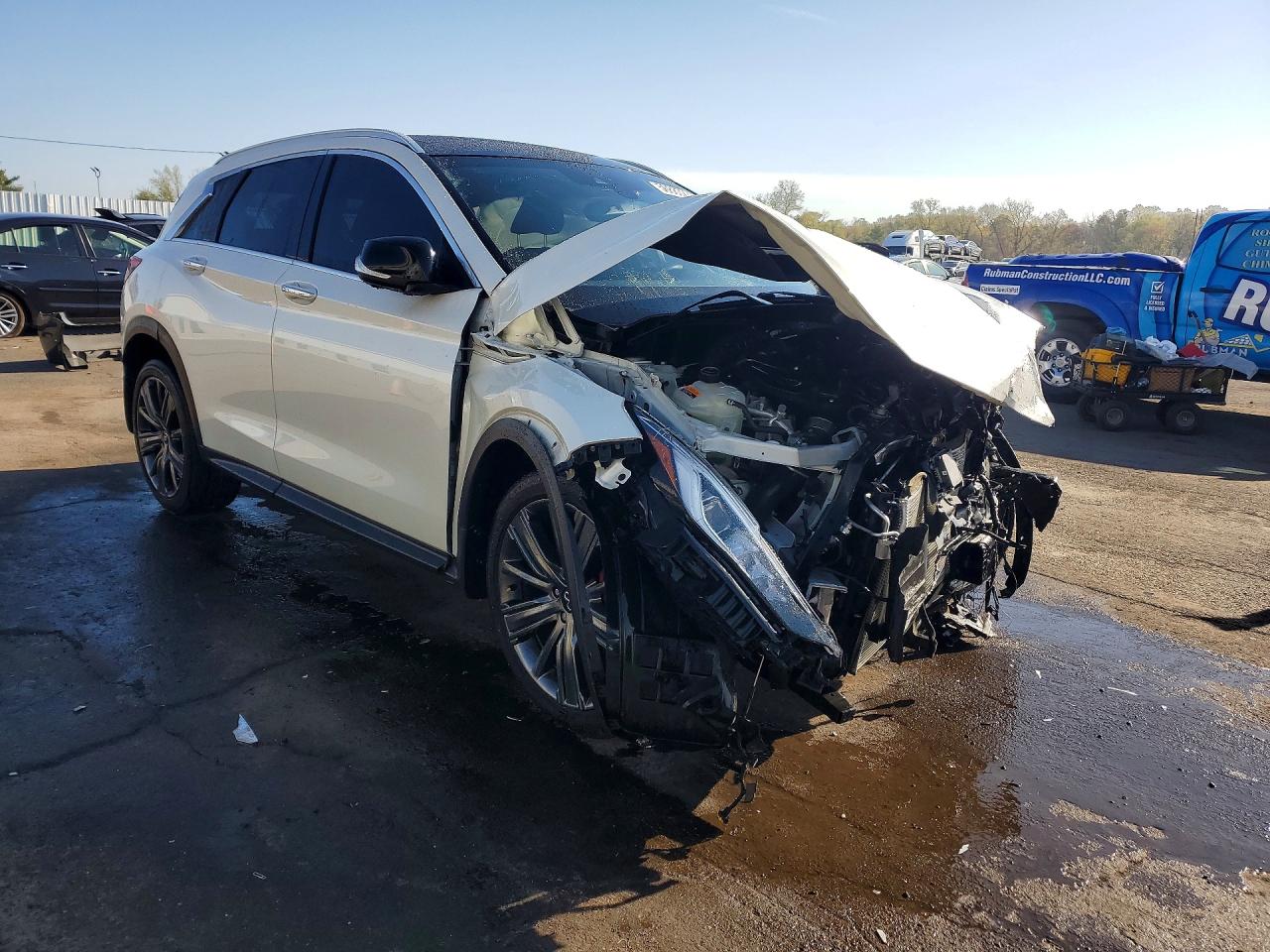 INFINITI Qx Essential