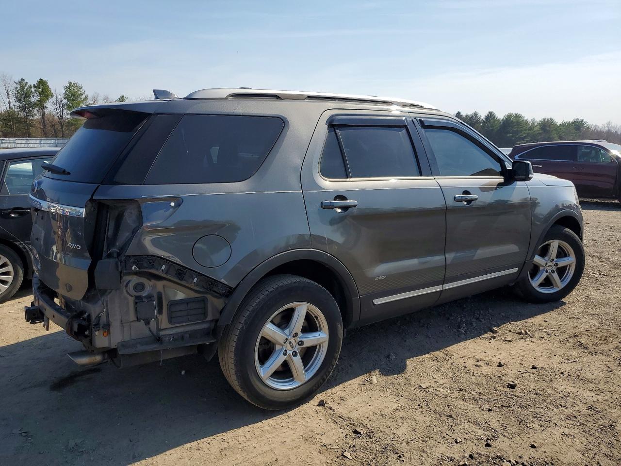 Ford Explorer Xlt