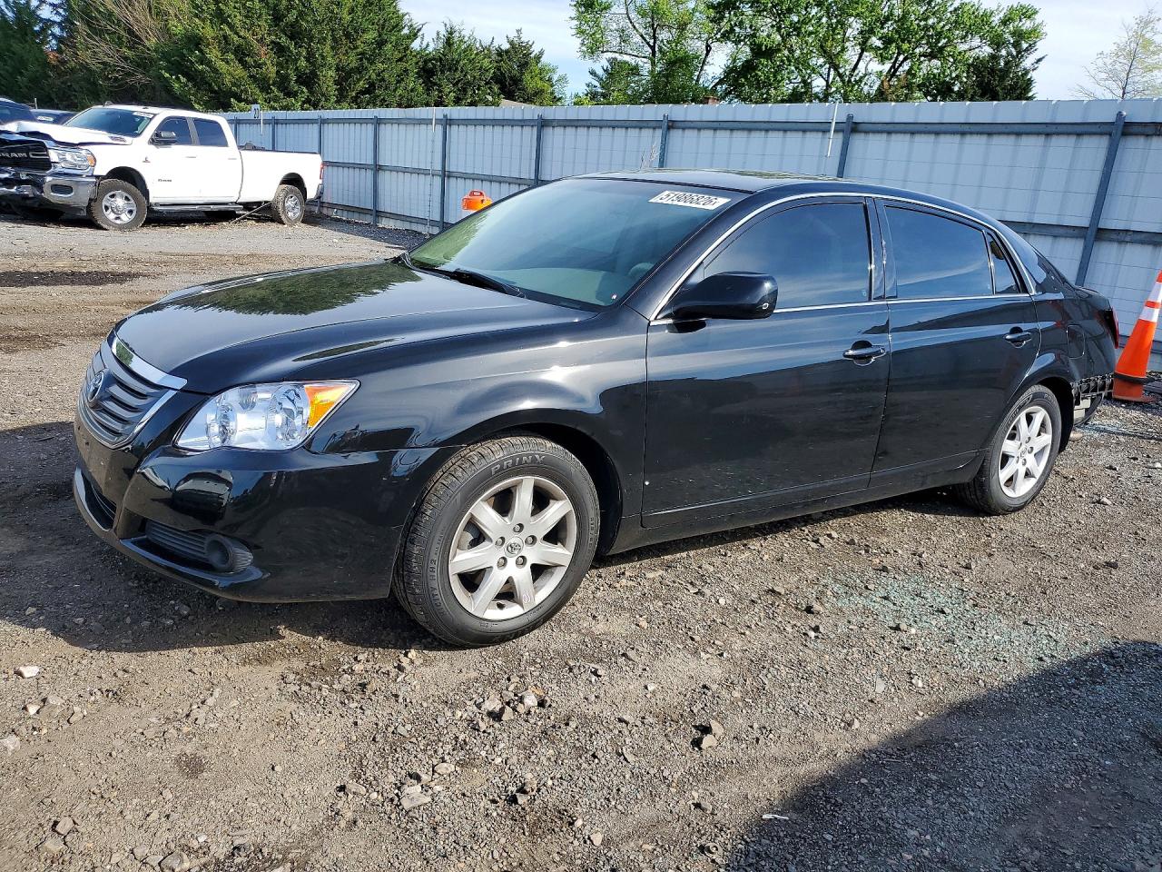 Salvage Toyota Avalon Image