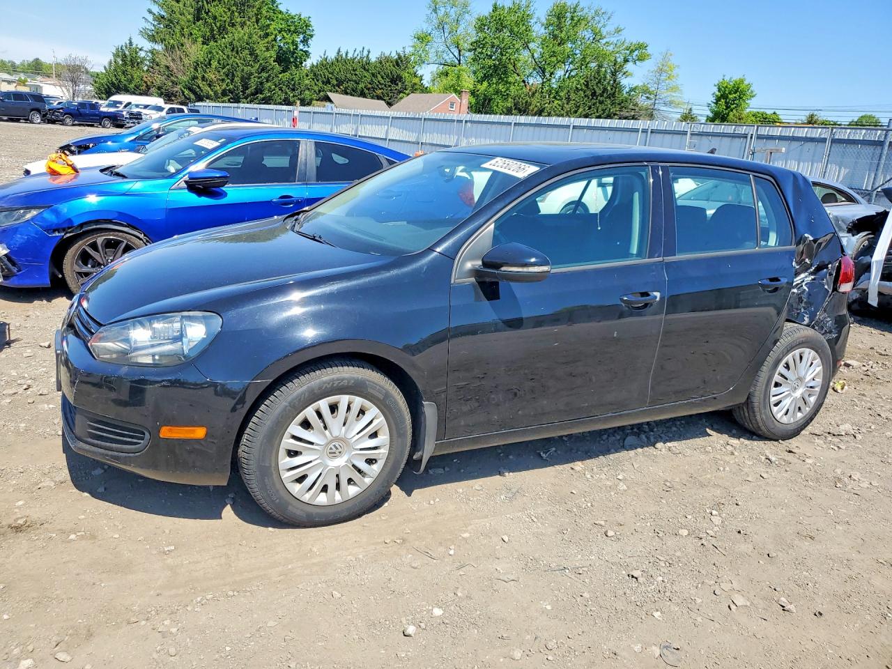Salvage Volkswagen Golf Image