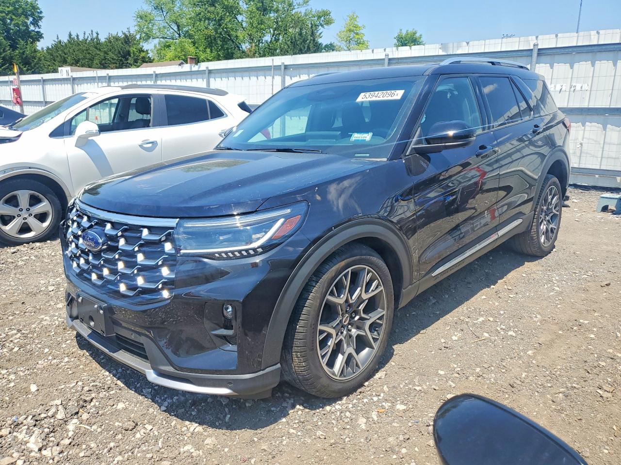Salvage Ford Explorer Image