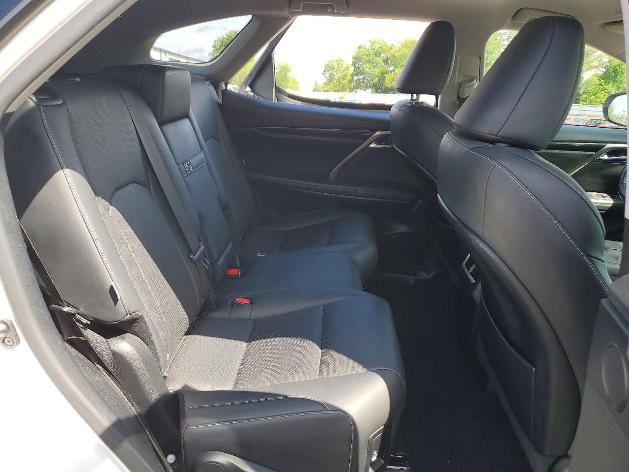 Lexus RX Base