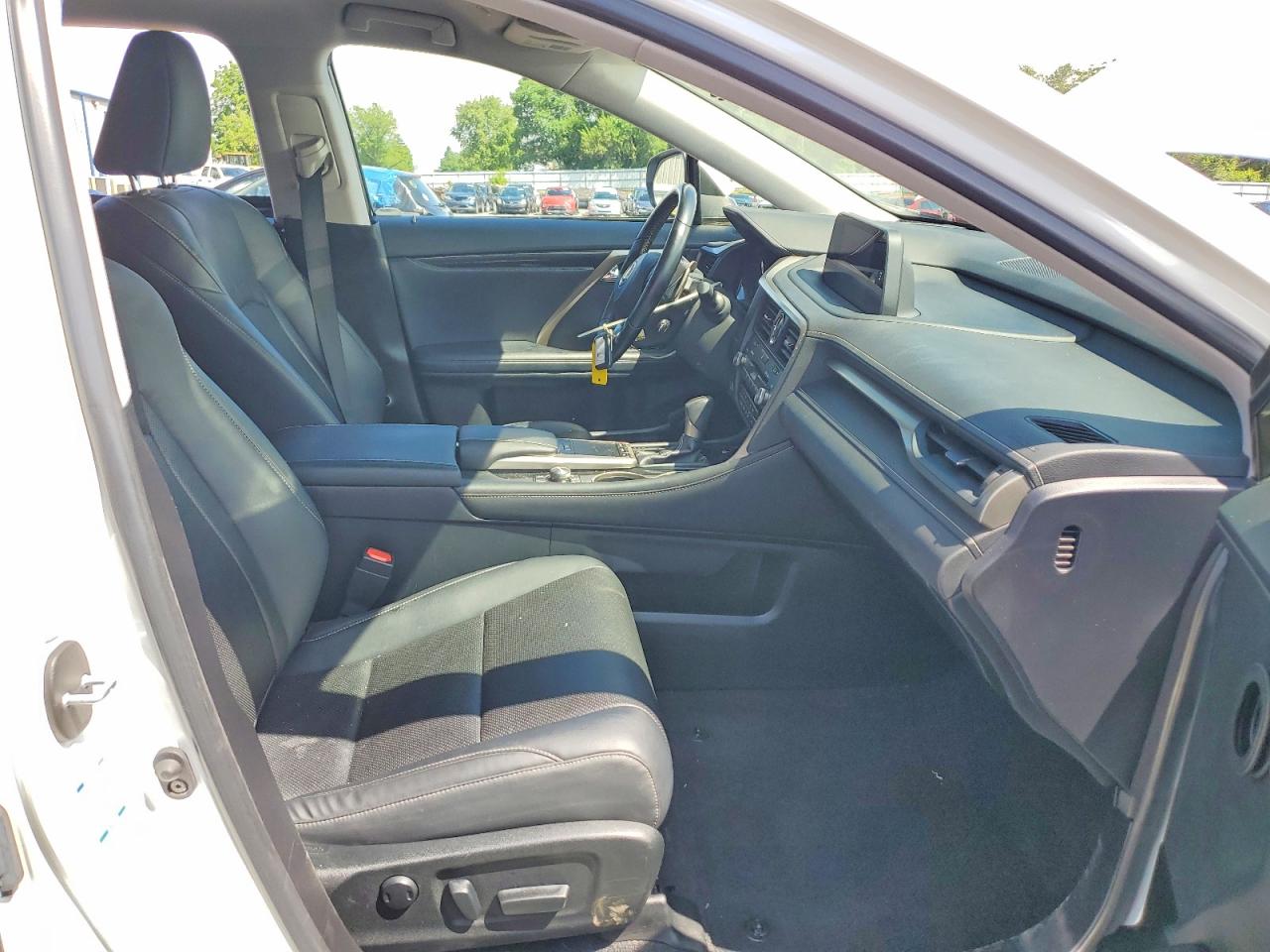 Lexus RX Base