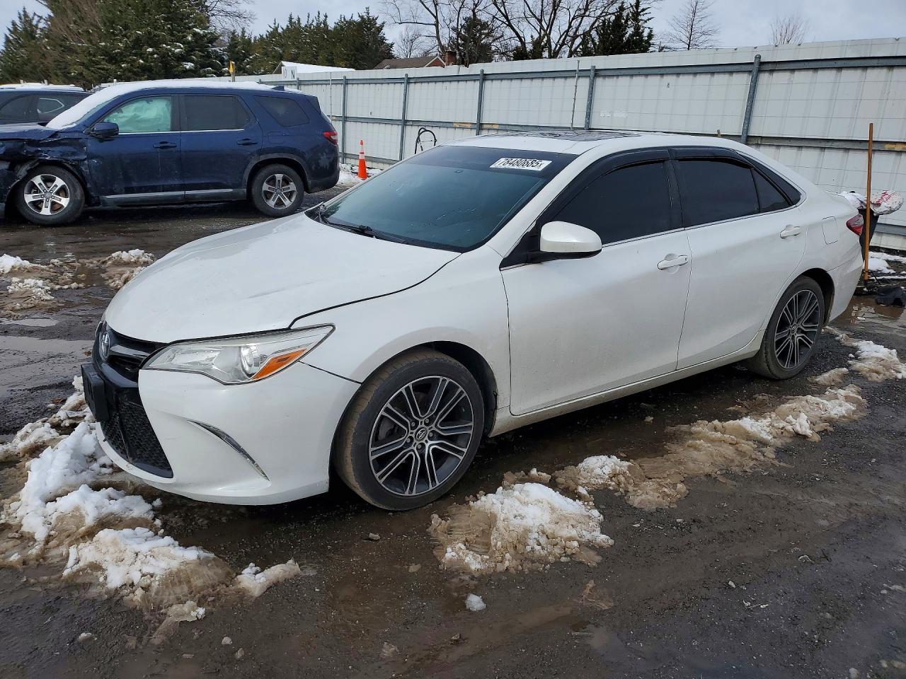 Salvage Toyota Camry Image