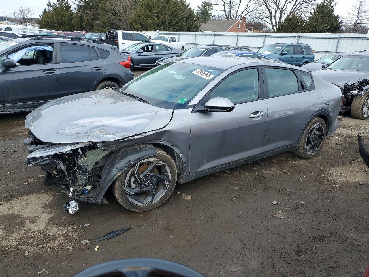 Salvage Kia K4 Ex Image