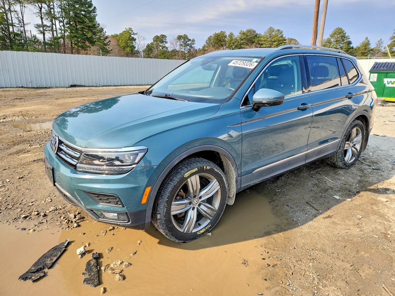 Salvage Volkswagen Tiguan Image