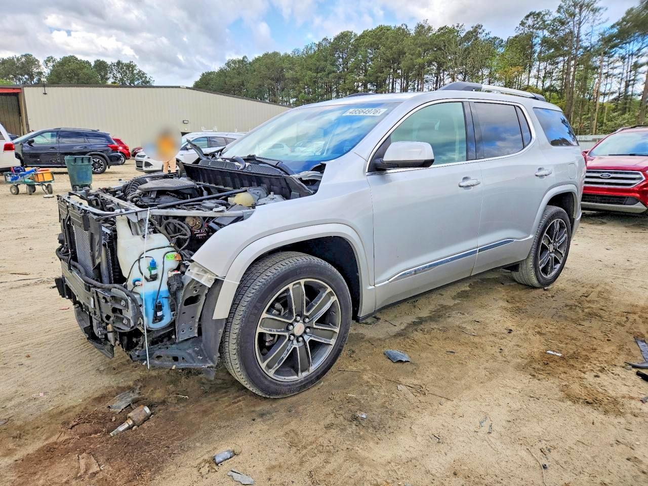 Salvage GMC Acadia Image