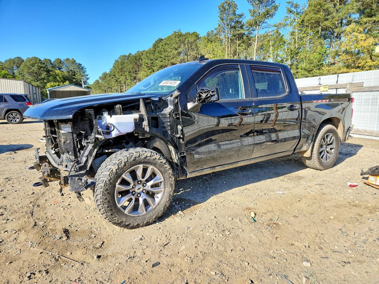 Salvage Chevrolet Silverado Image