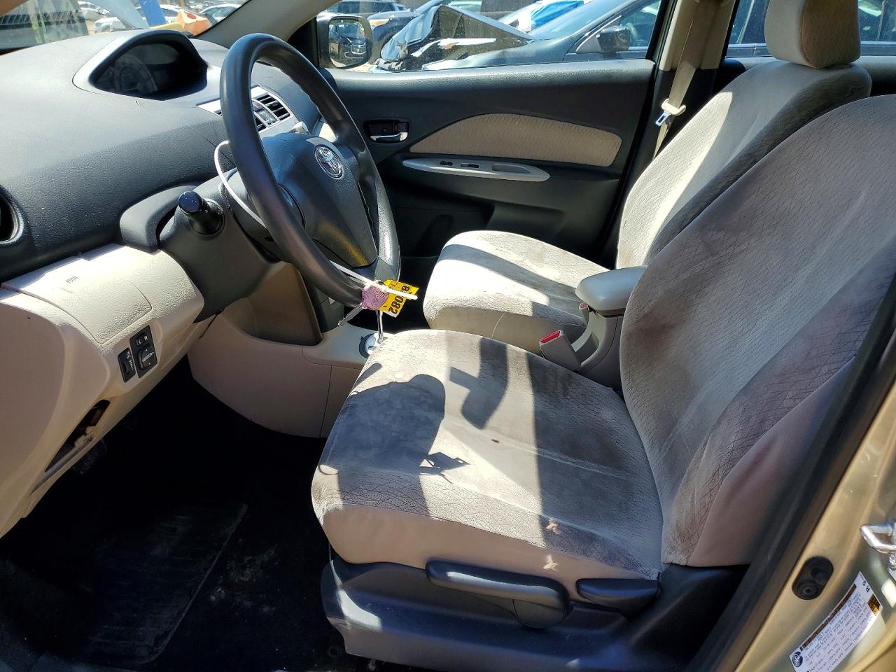 Toyota Yaris Base