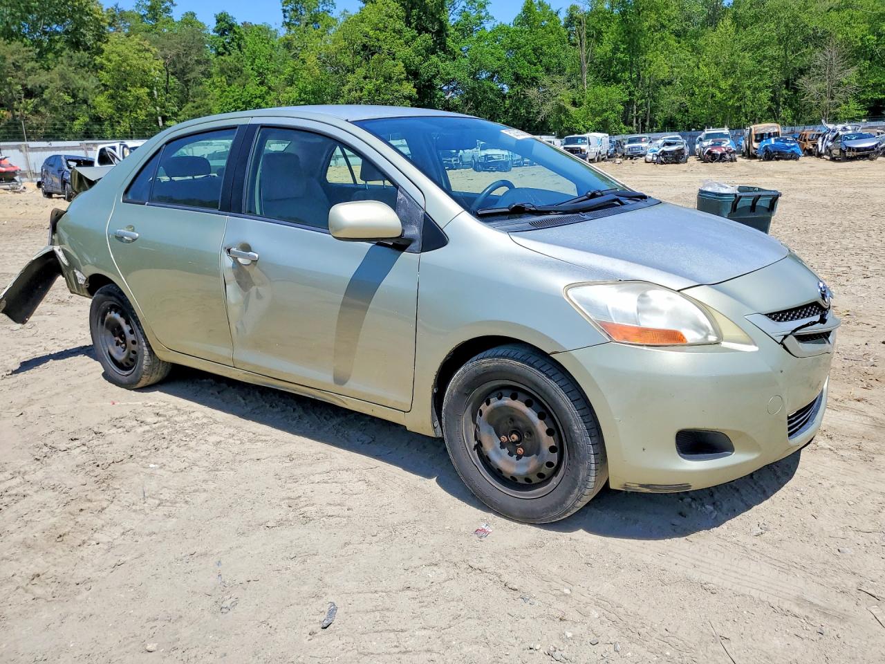 Toyota Yaris Base