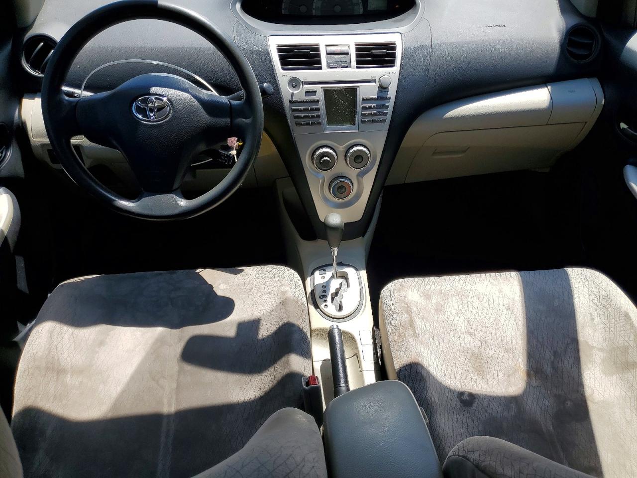 Toyota Yaris Base
