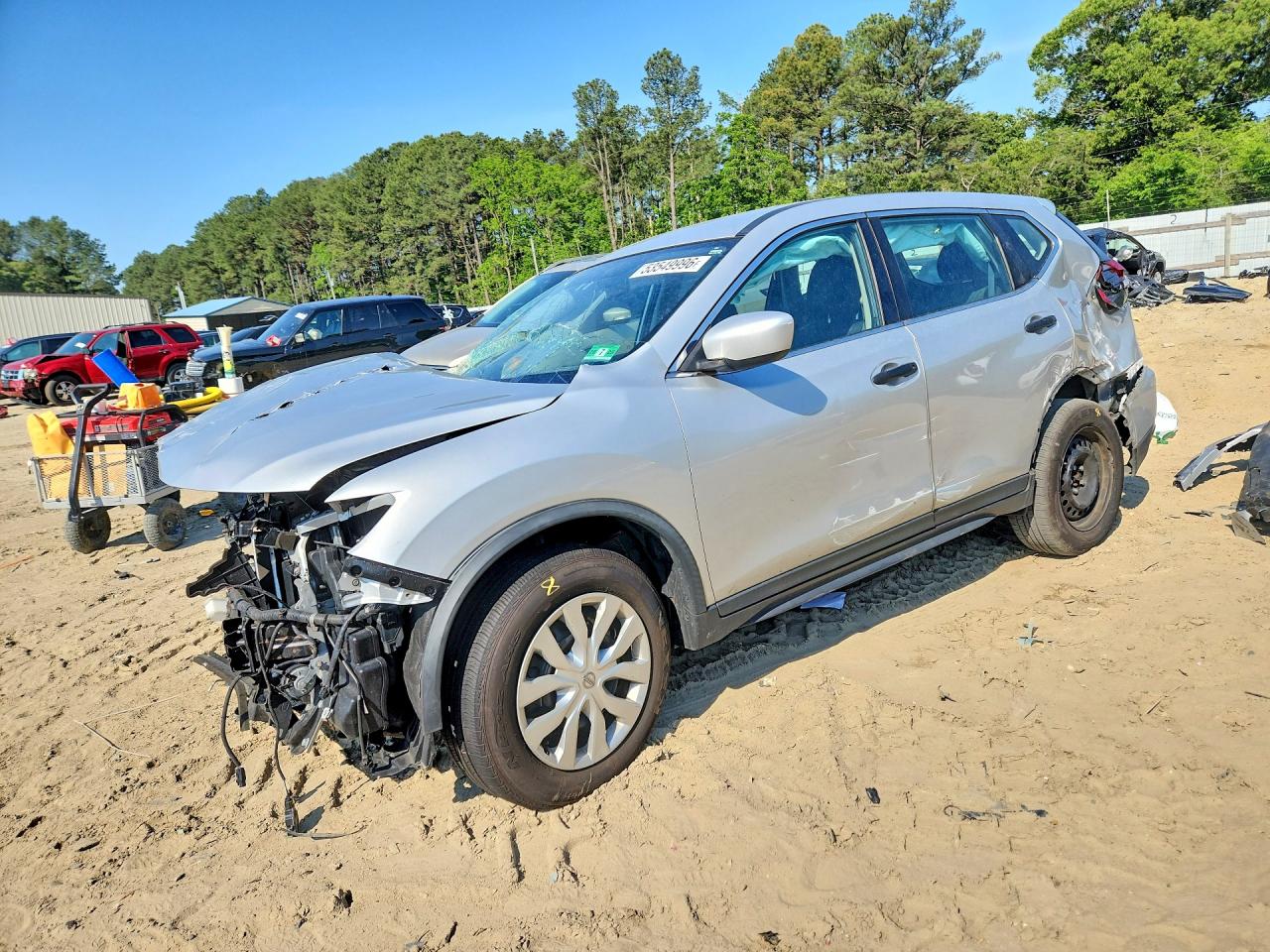 Salvage Nissan Rogue Image