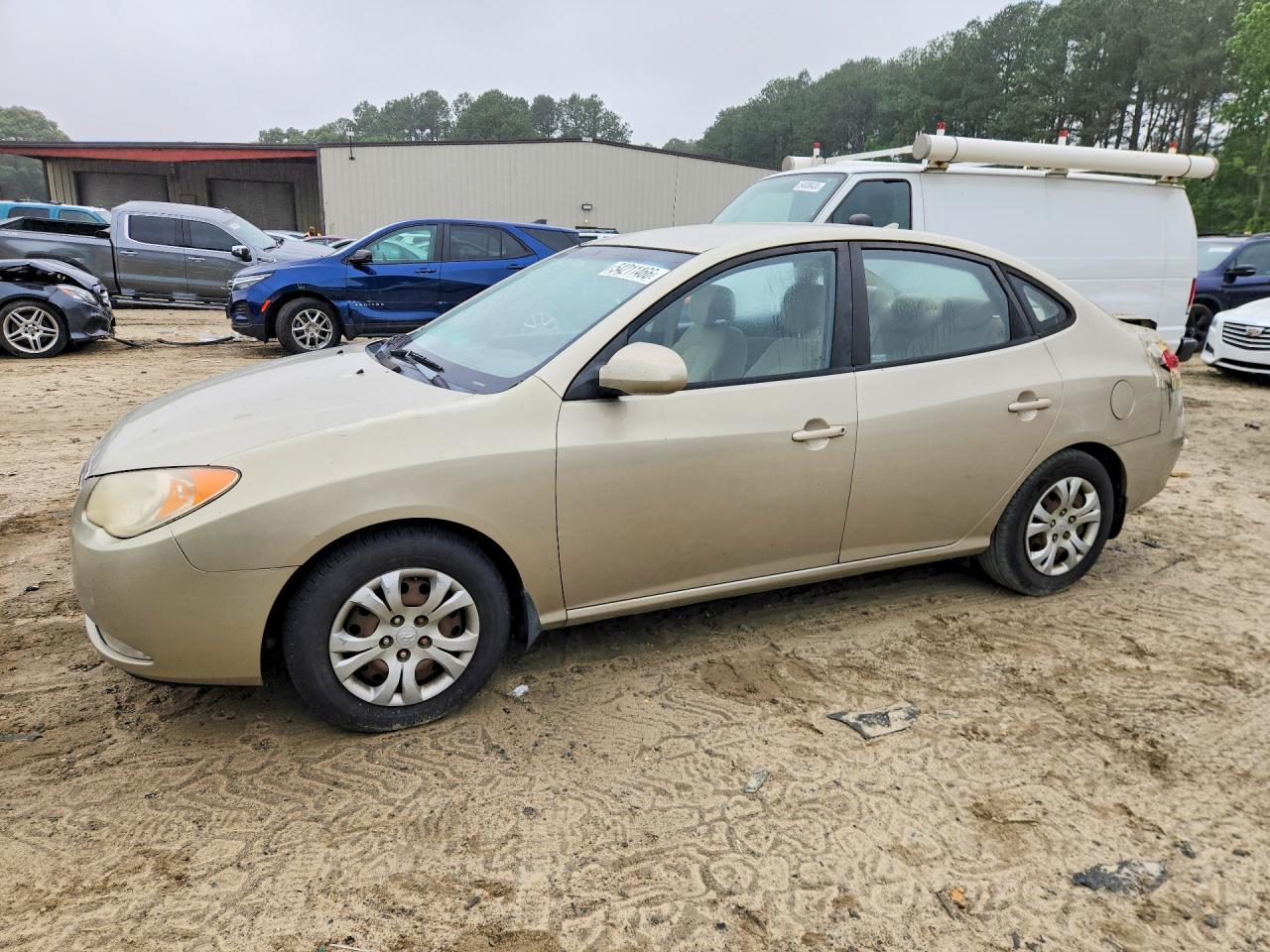Salvage Hyundai ELANTRA Image