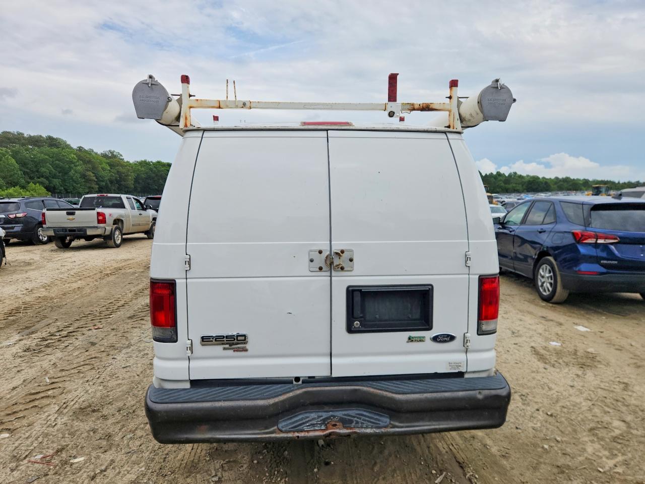 Ford Econoline E250 Van