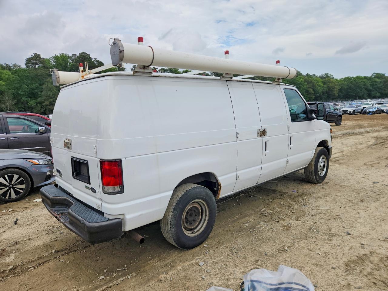 Ford Econoline E250 Van