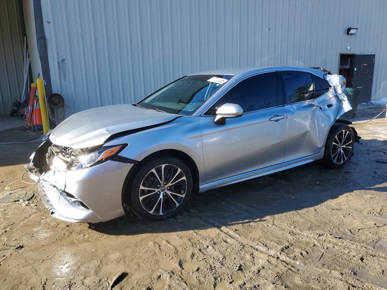 Salvage Toyota Camry Image