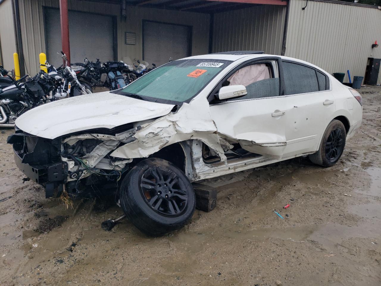 Salvage Nissan Altima Image