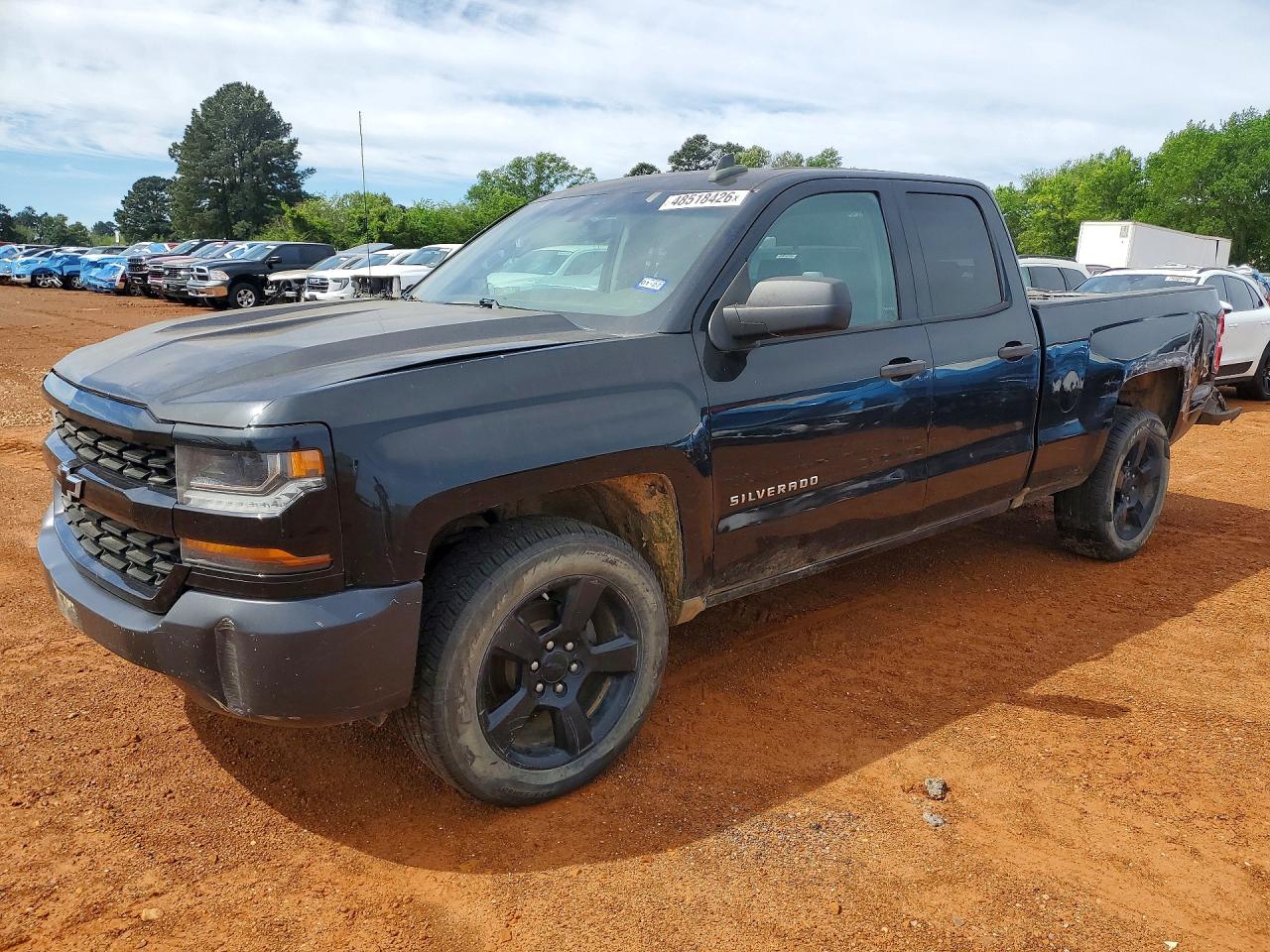 Salvage Chevrolet Silverado Image