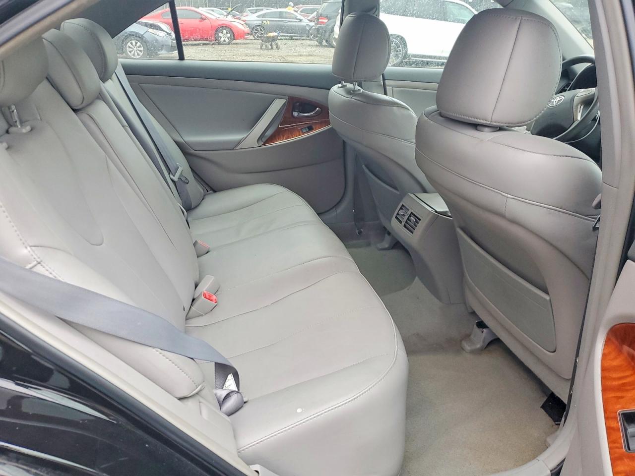 Toyota Camry Xle V6