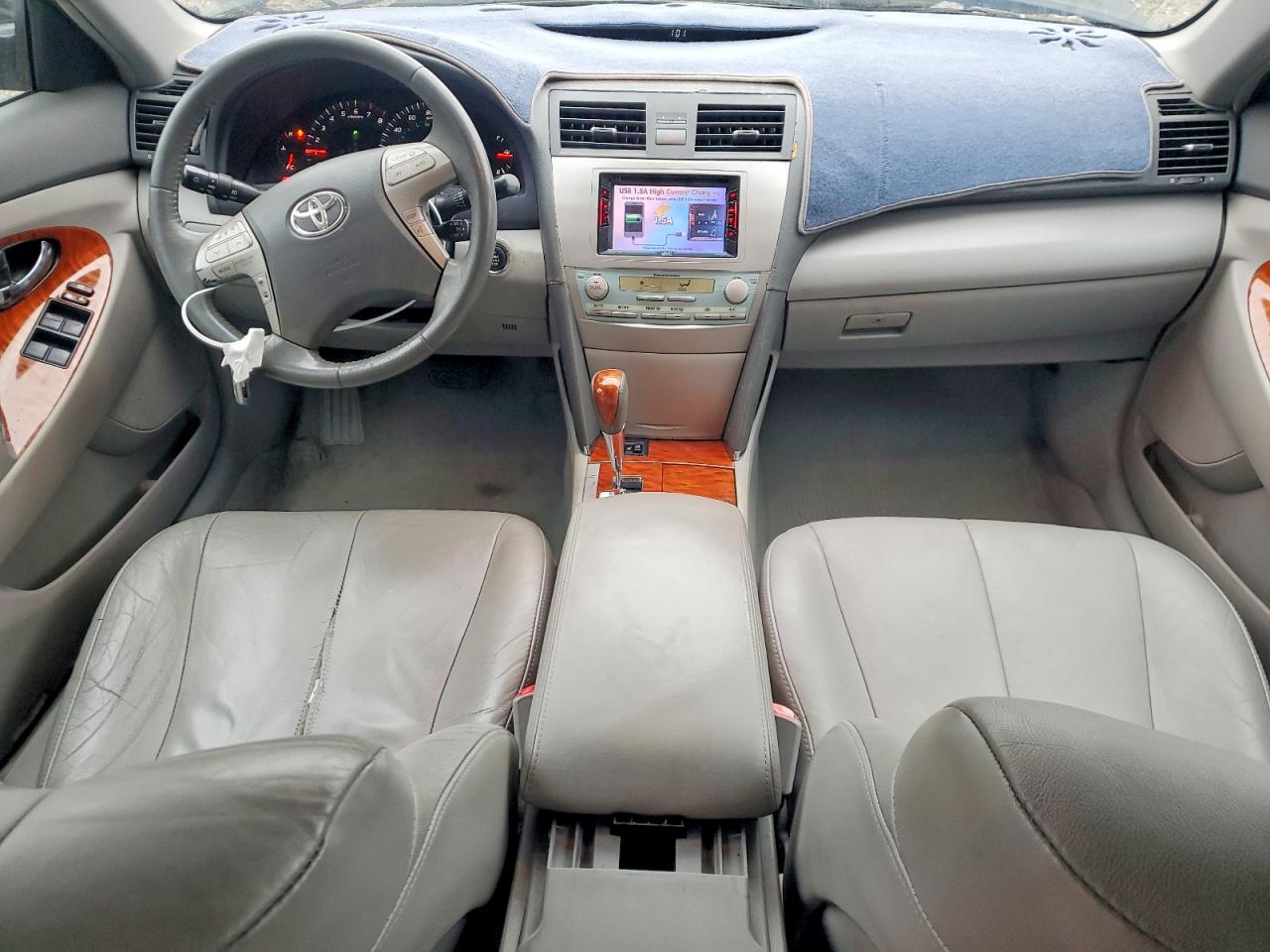 Toyota Camry Xle V6