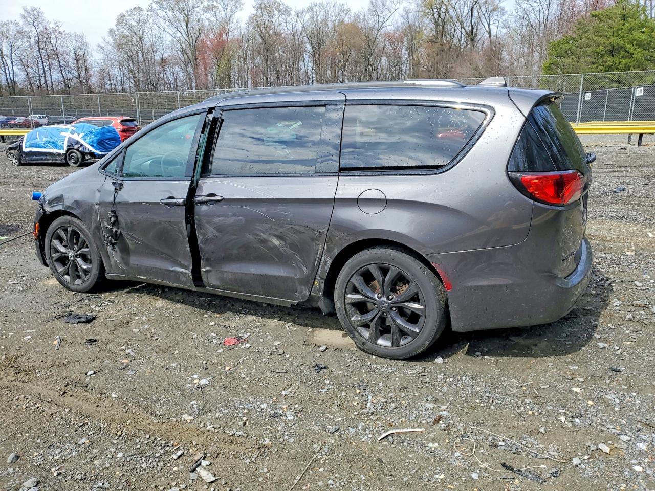 Chrysler Pacifica Touring L Plus