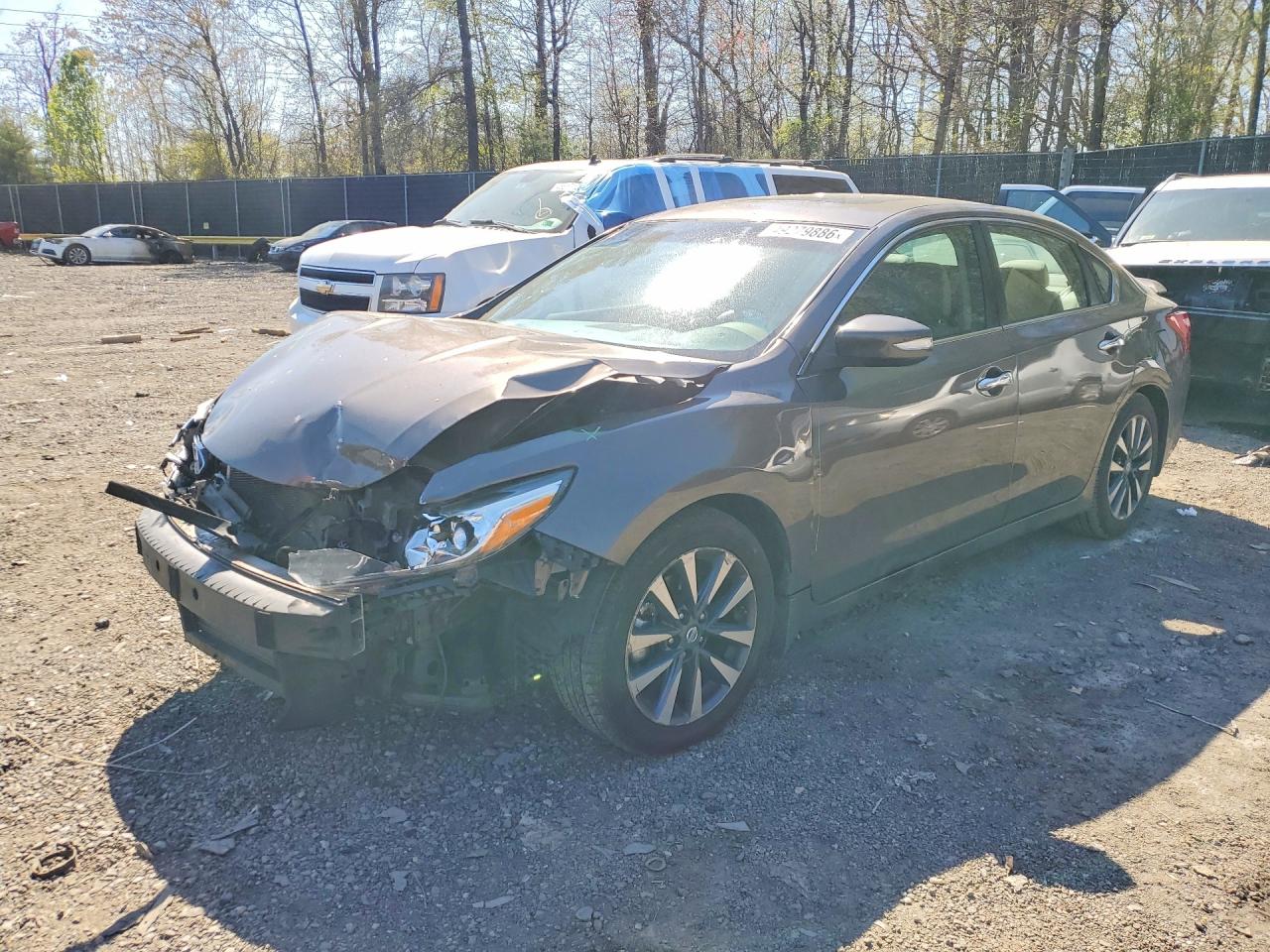 Salvage Nissan Altima Image