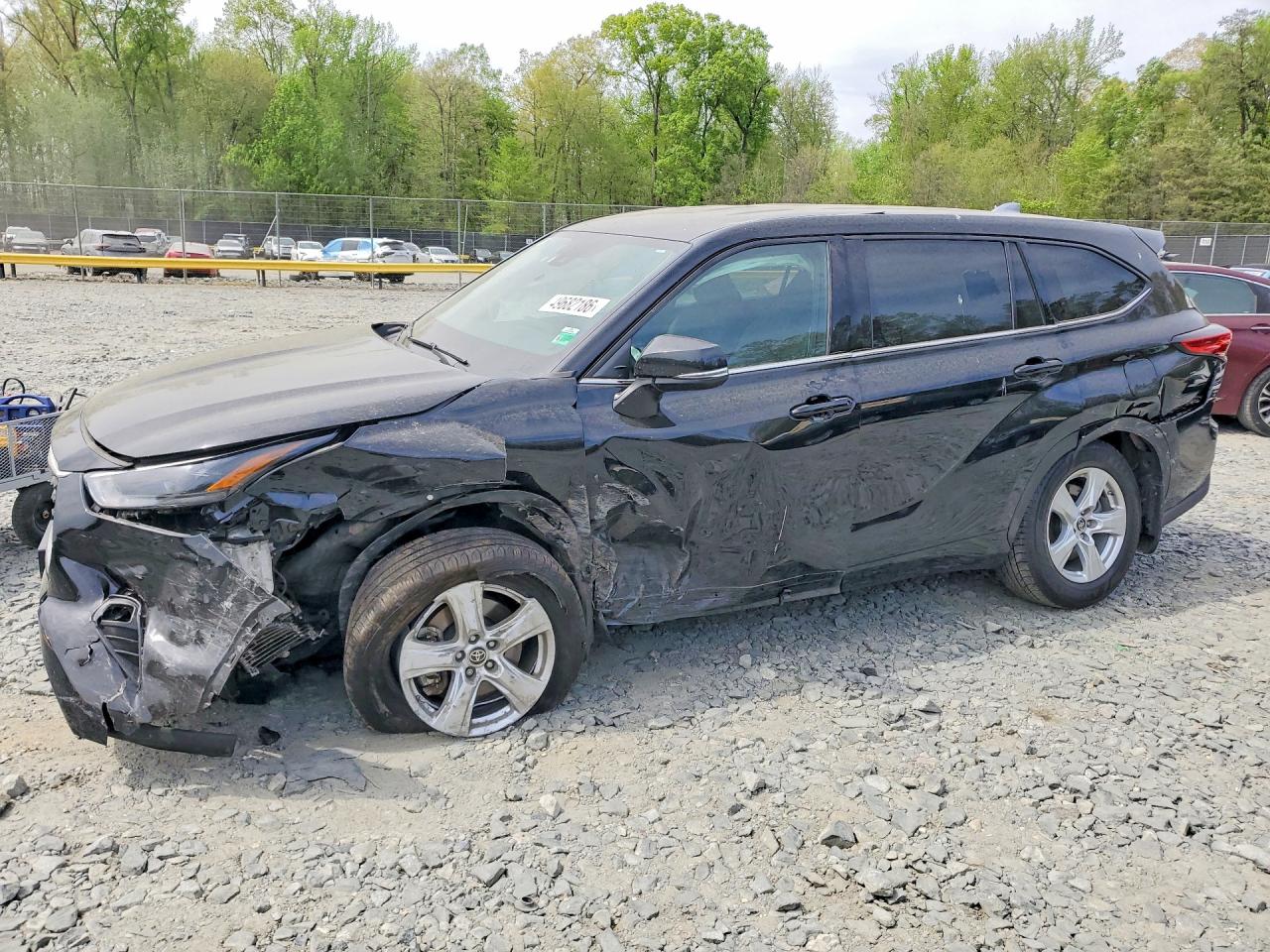Salvage Toyota Highlander Image