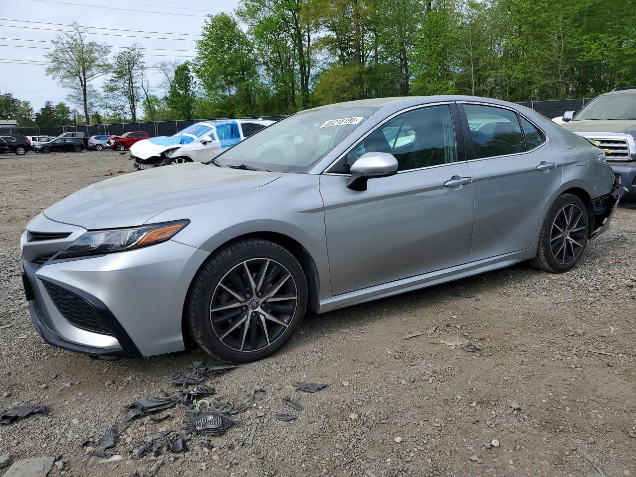 Salvage Toyota Camry Image