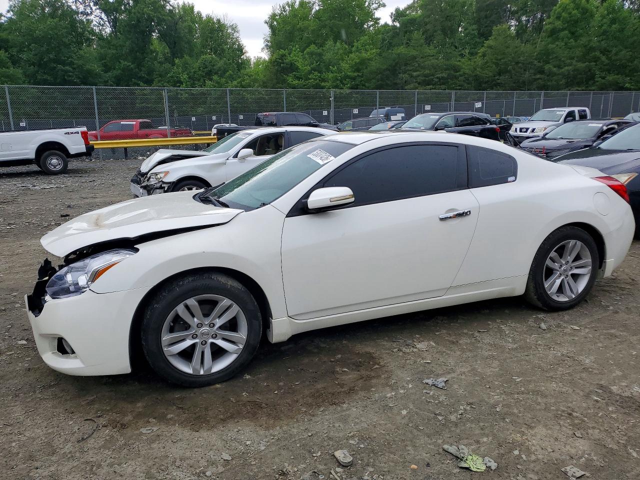 Salvage Nissan Altima Image