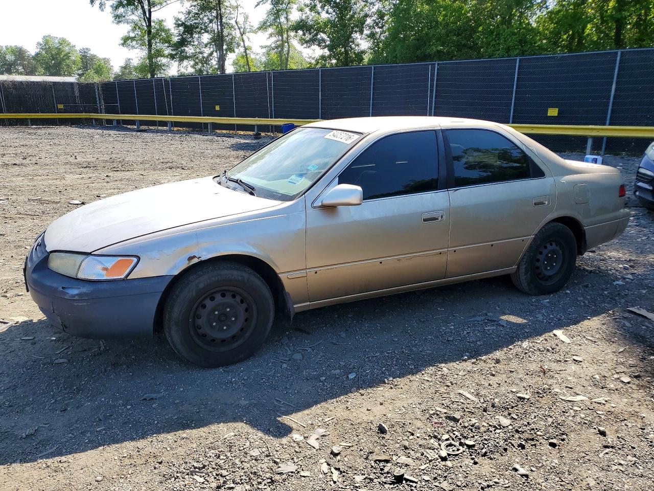 Salvage Toyota Camry Image