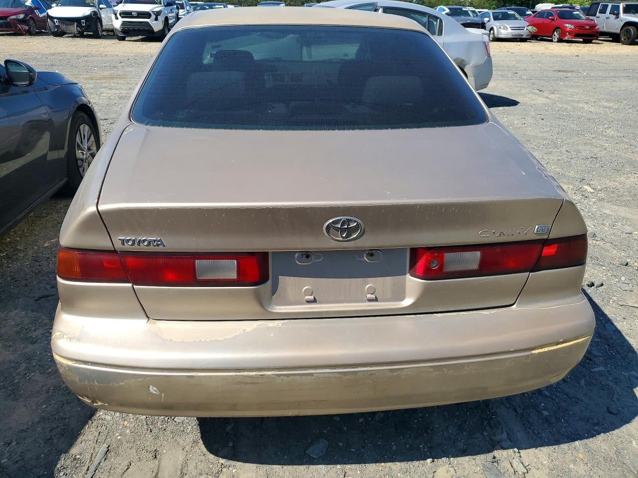 Toyota Camry Le