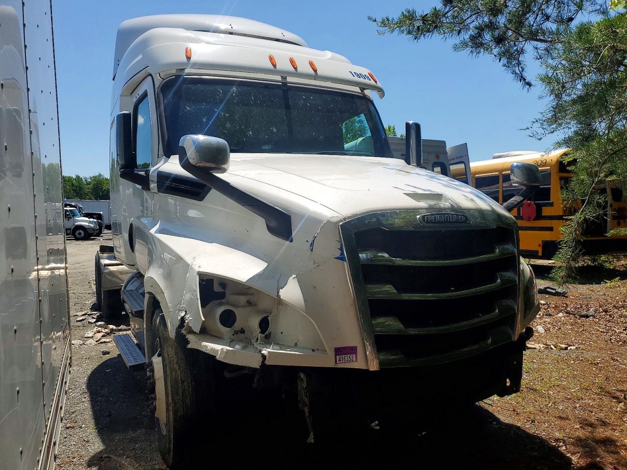 Salvage Freightliner Cascadia 126 Image