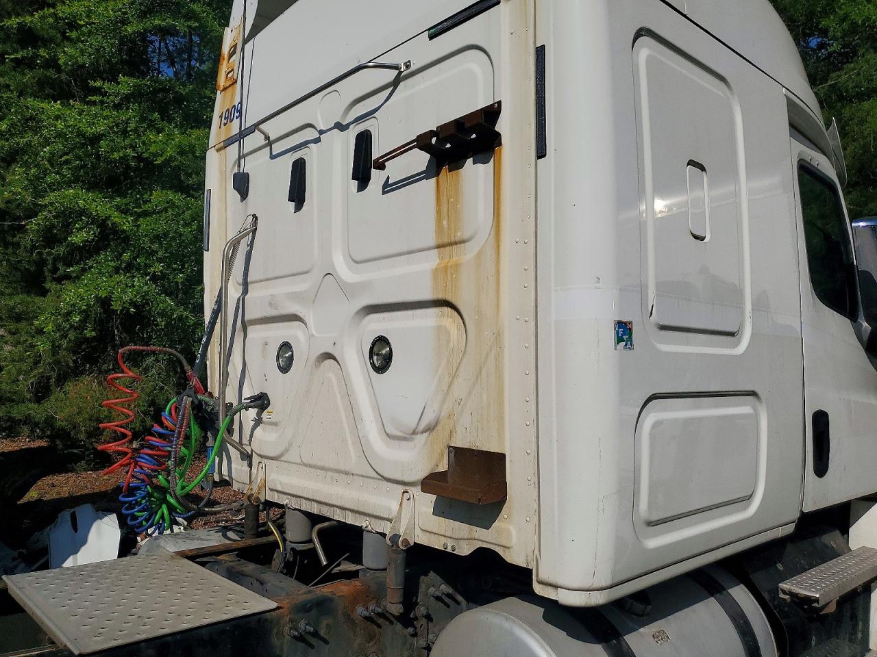 Freightliner Cascadia 126