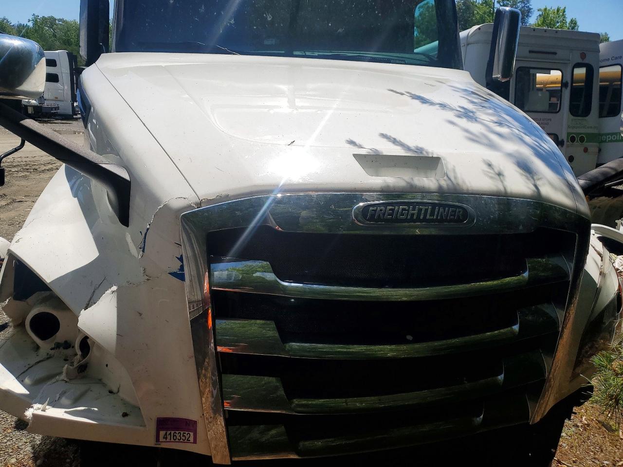 Freightliner Cascadia 126