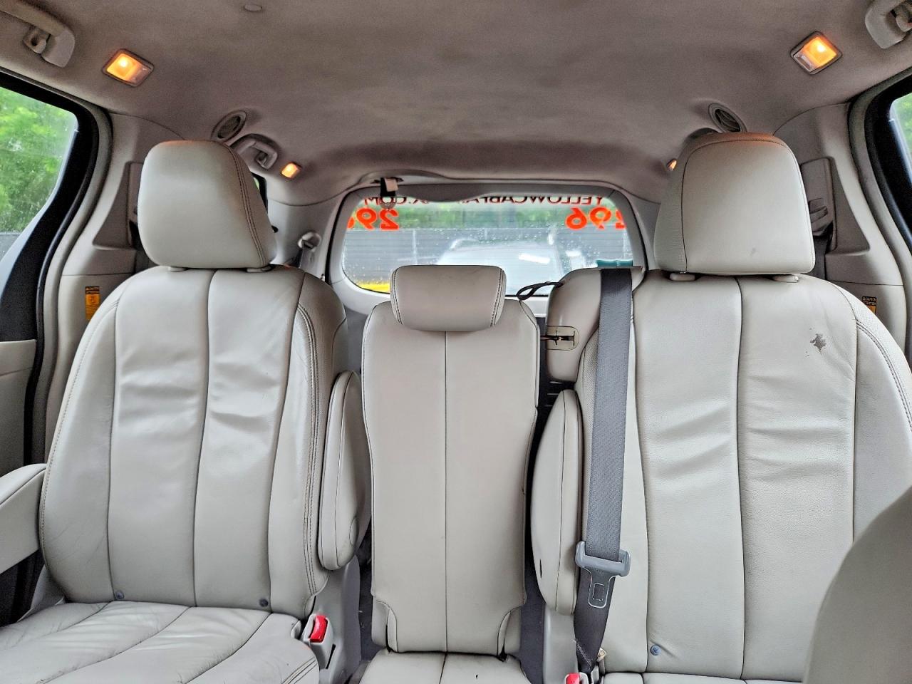 Toyota Sienna L 7-passenger