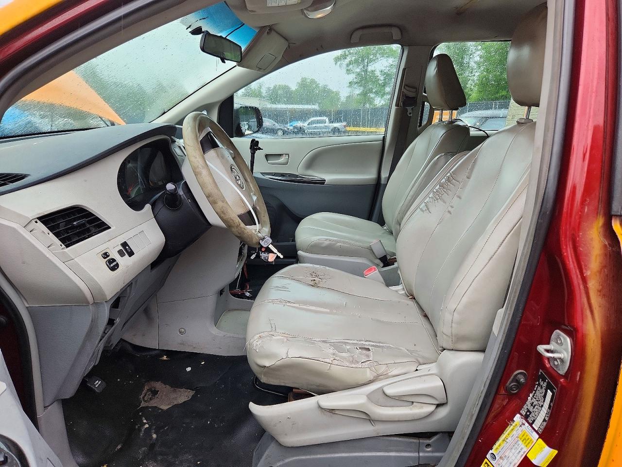 Toyota Sienna L 7-passenger