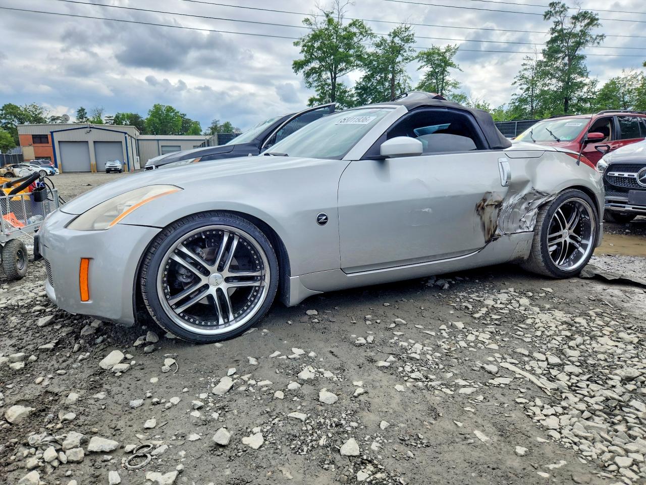 Salvage Nissan 350Z Image