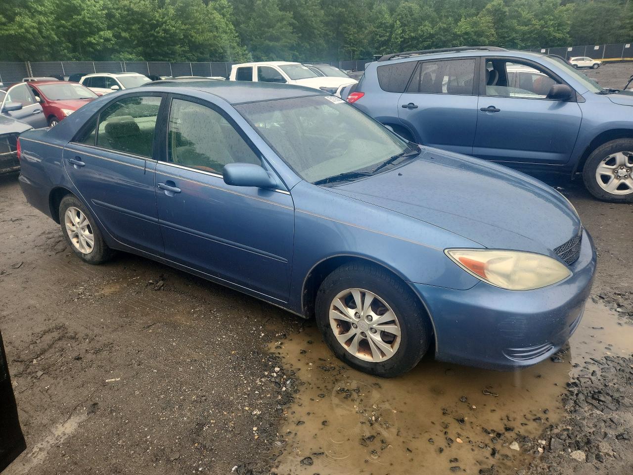 Toyota Camry Le V6