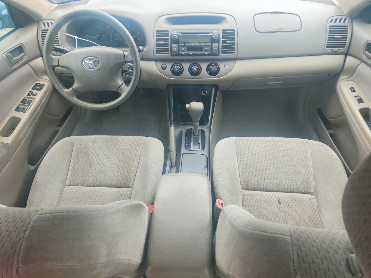 Toyota Camry Le V6