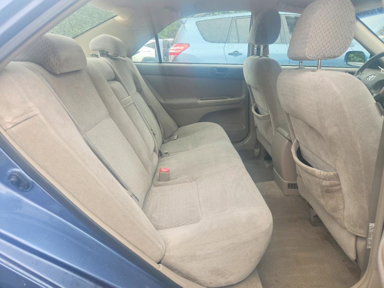 Toyota Camry Le V6