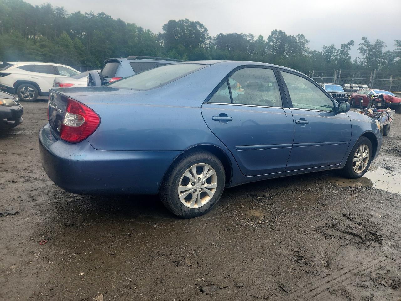 Toyota Camry Le V6