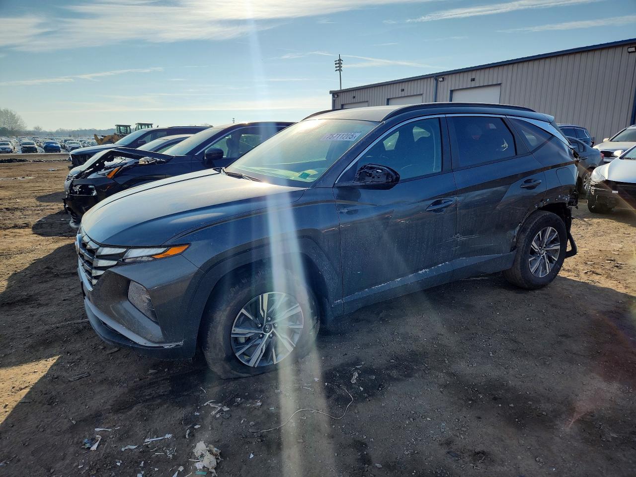 Salvage Hyundai TUCSON Image