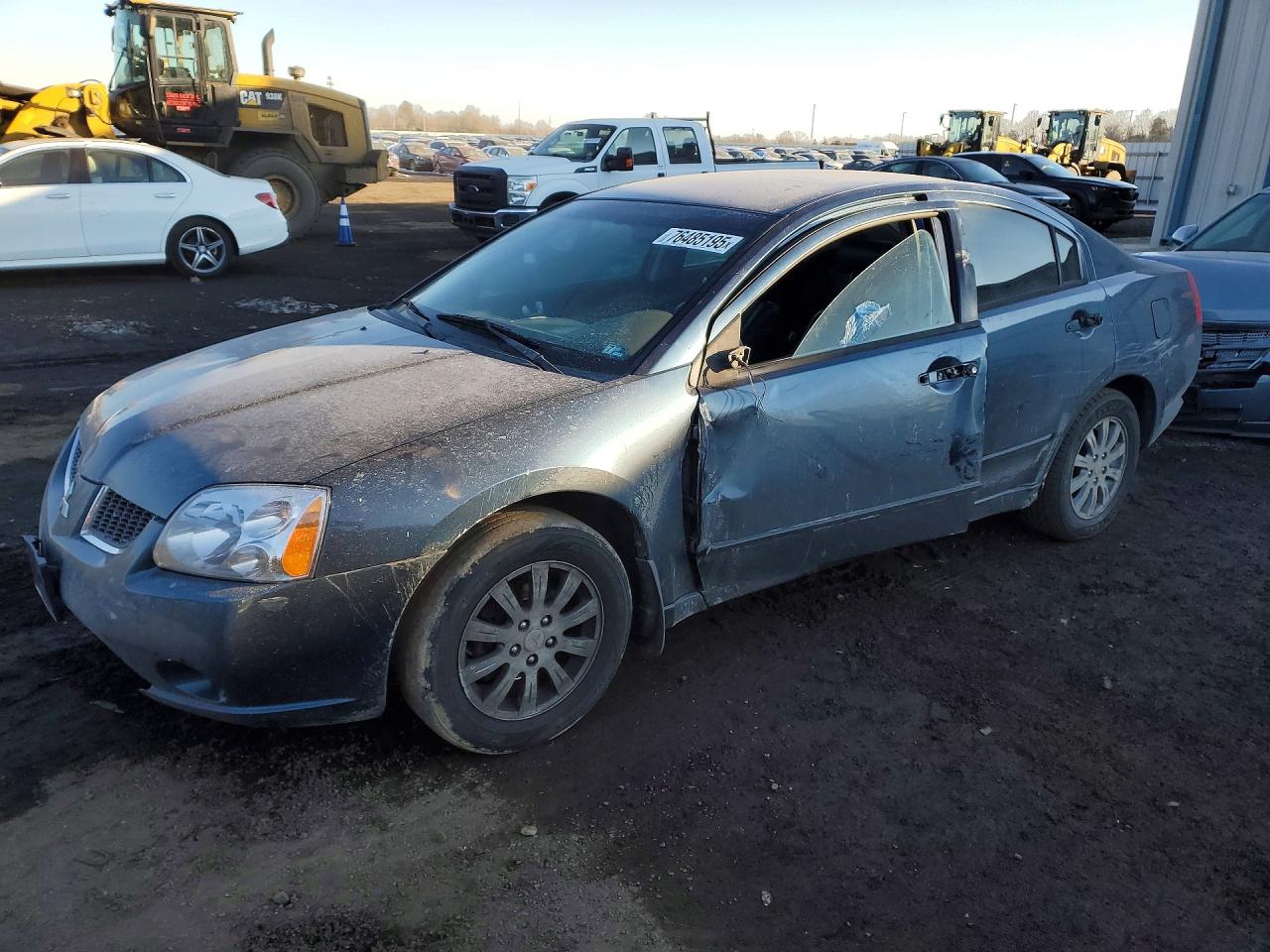 Salvage Mitsubishi Galant Image