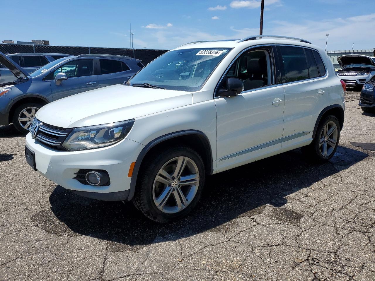 Salvage Volkswagen Tiguan Image