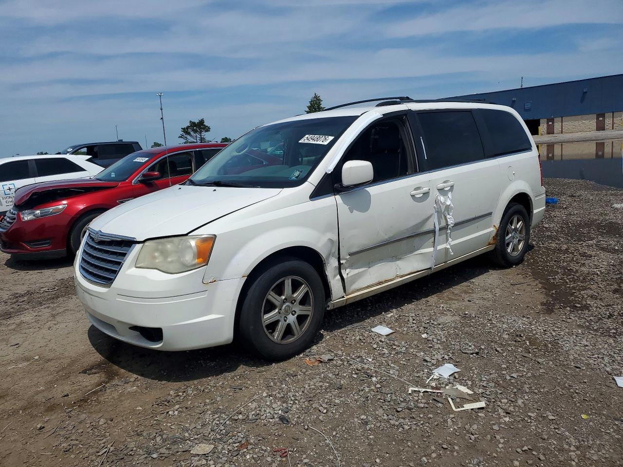 Salvage Chrysler Town & Country Image
