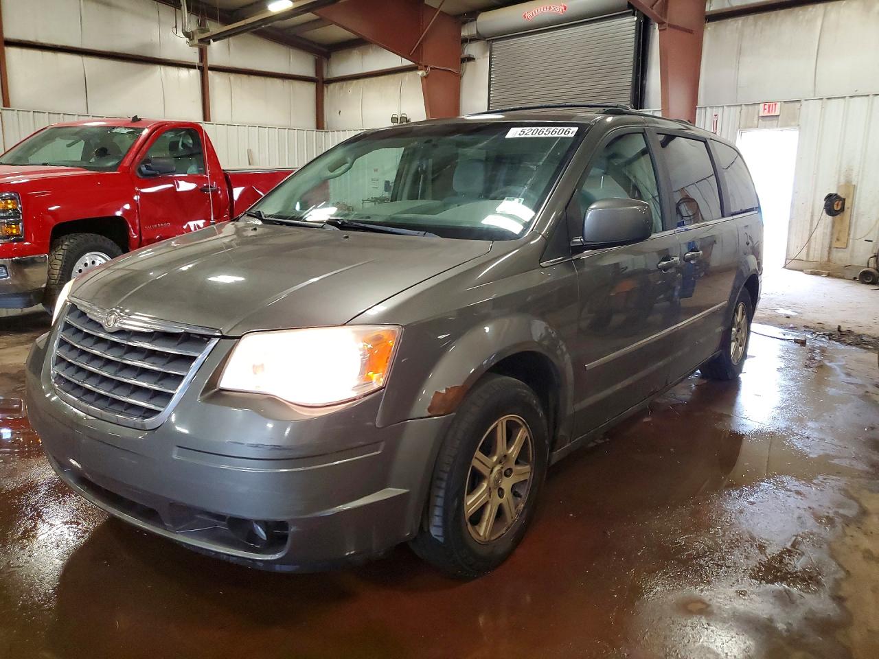 Salvage Chrysler Minivan Image