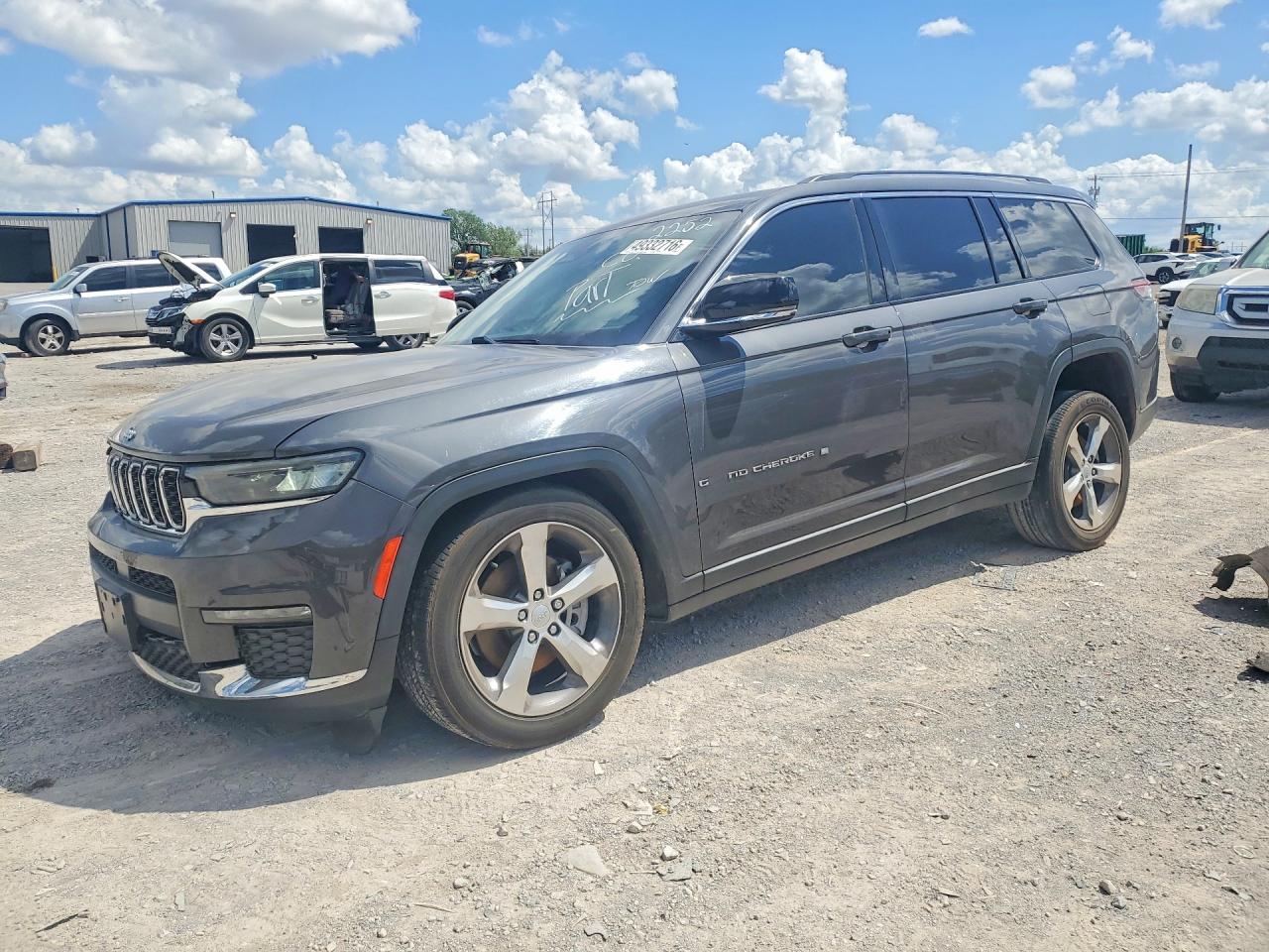Salvage Jeep Cherokee Image